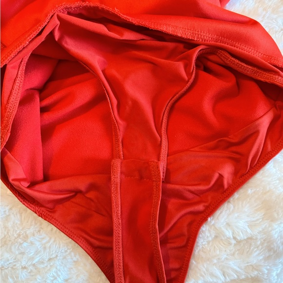 Red bodysuit! - Picture 5 of 7